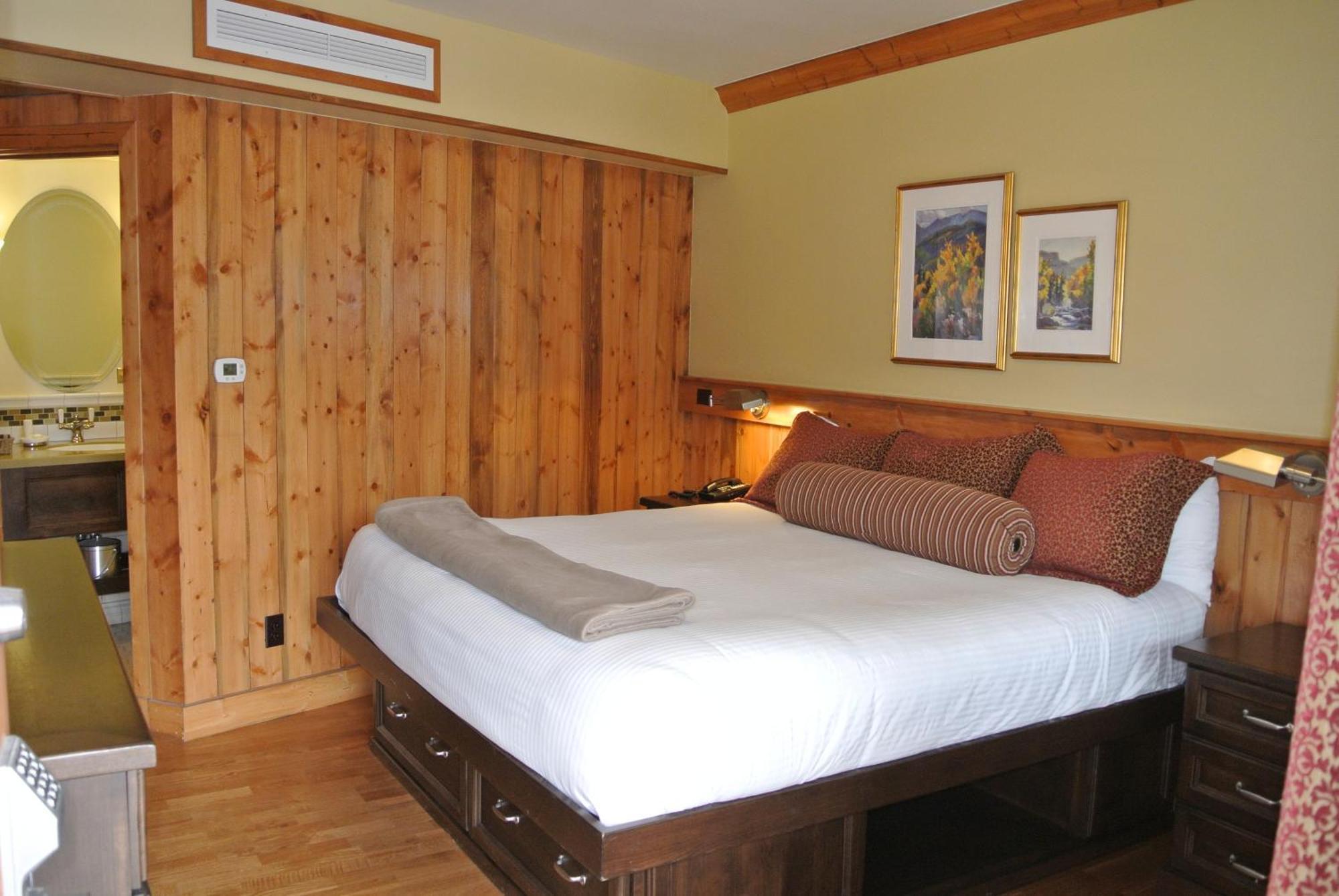 The Green Bridge Inn Red Cliff Номер фото